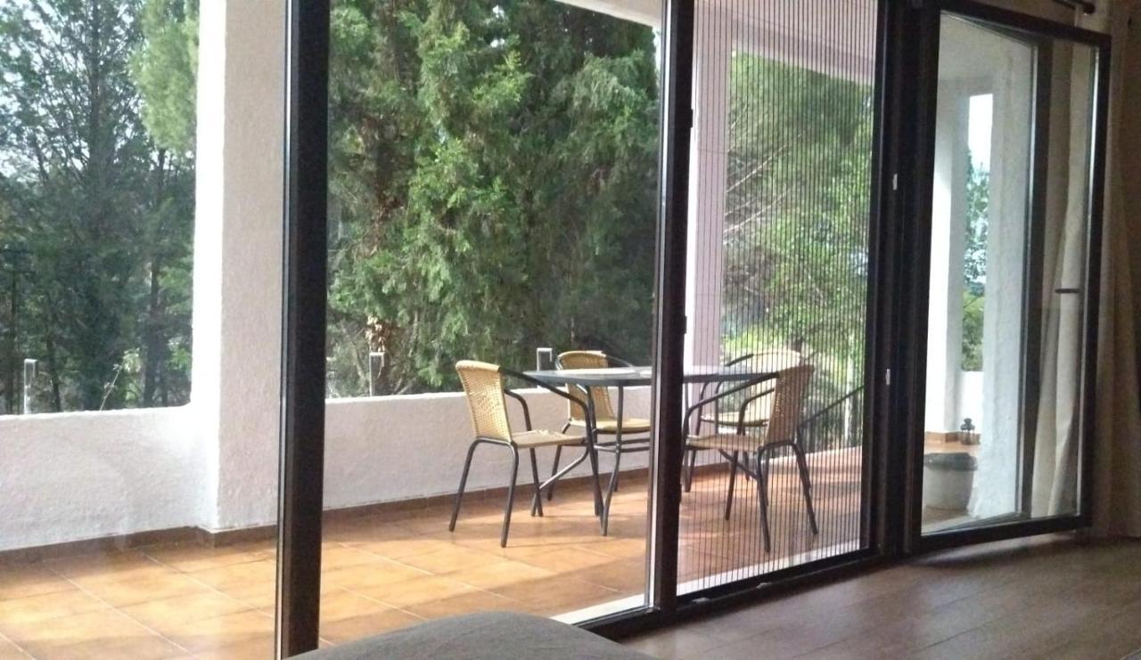 Bonita Casa Blanca En El Bosque. Villa Córdoba Exterior foto